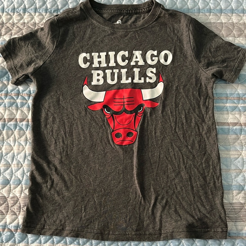 Chicago Bulls Boys Graphic T-shirt.